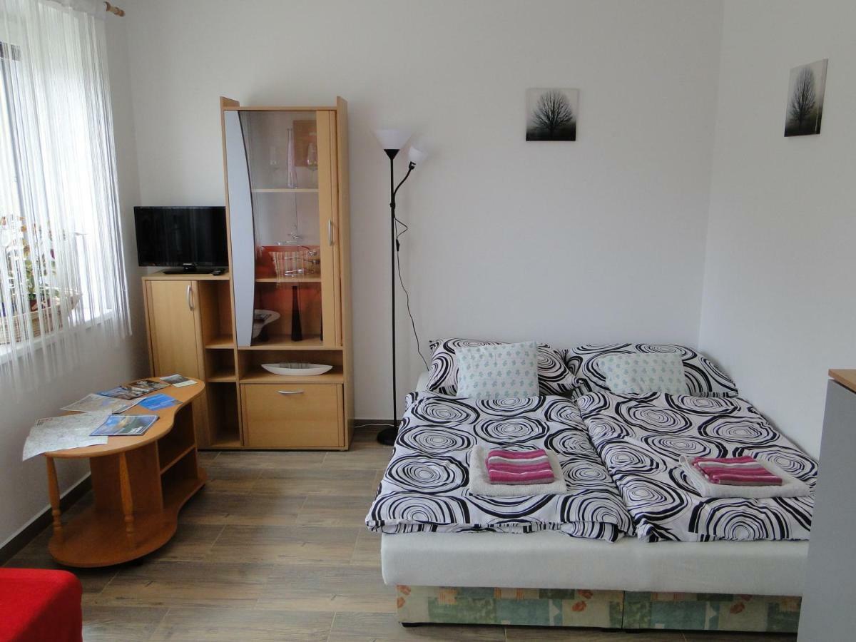 Apartment Lhota *